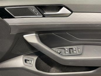 VOLKSWAGEN PASSAT 1.5 TSI EVO SEL Estate 5dr Petrol DSG Euro 6 (s/s) (150 ps)