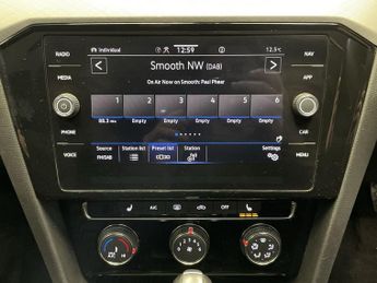 VOLKSWAGEN PASSAT 1.5 TSI EVO SEL Estate 5dr Petrol DSG Euro 6 (s/s) (150 ps)