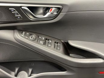 HYUNDAI IONIQ 38.3kWh Premium SE Hatchback 5dr Electric Auto (136 ps)