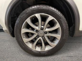 NISSAN JUKE 1.6 Tekna SUV 5dr Petrol XTRON Euro 6 (117 ps)