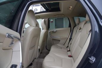 VOLVO XC60 2.0 T5 SE Nav SUV 5dr Petrol Auto Euro 6 (s/s) (245 ps)