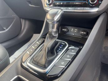 HYUNDAI IONIQ 1.6 h-GDi Premium SE Hatchback 5dr Petrol Hybrid DCT Euro 6 (s/s