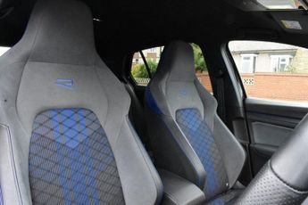 VOLKSWAGEN GOLF 2.0 TSI R 5dr DSG 4Motion (320 ps) KEYLESS ENTRY | ADAPTIVE CRUI