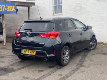 TOYOTA AURIS 1.6 V-Matic Icon Plus Hatchback 5dr Petrol Manual Euro 5 (132 ps