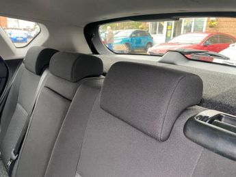 TOYOTA AURIS 1.6 V-Matic Icon Plus Hatchback 5dr Petrol Manual Euro 5 (132 ps