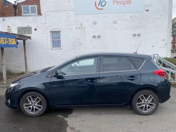 TOYOTA AURIS 1.6 V-Matic Icon Plus Hatchback 5dr Petrol Manual Euro 5 (132 ps