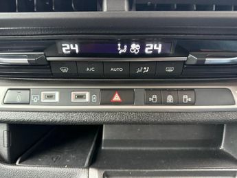 PEUGEOT E- Traveller 75kWh Allure Standard MPV 5dr Electric Auto MWB (8 Seat, 11kW Ch