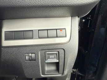 PEUGEOT E- Traveller 75kWh Allure Standard MPV 5dr Electric Auto MWB (8 Seat, 11kW Ch