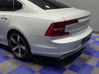 VOLVO S90 2.0 D4 R-Design Saloon 4dr Diesel Auto Euro 6 (s/s) (190 ps)