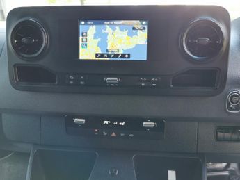 MERCEDES-BENZ SPRINTER 2.1 314 CDI Premium Panel Van 5dr Diesel G-Tronic FWD L2 Euro 6 