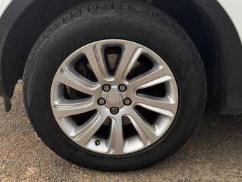 LAND ROVER DISCOVERY SPORT 2.0 TD4 SE Tech SUV 5dr Diesel Auto 4WD Euro 6 (s/s) (180 ps)