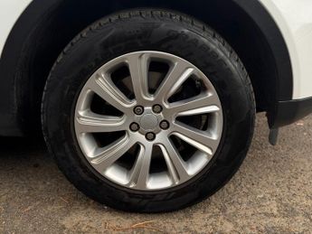 LAND ROVER DISCOVERY SPORT 2.0 TD4 SE Tech SUV 5dr Diesel Auto 4WD Euro 6 (s/s) (180 ps)