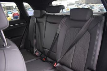 AUDI Q3 1.5 TFSI CoD 35 S line SUV 5dr Petrol S Tronic Euro 6 (s/s) (150
