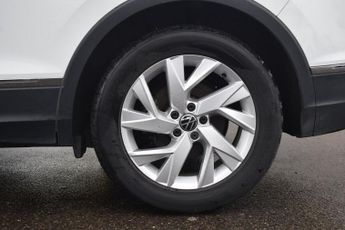 VOLKSWAGEN TIGUAN 1.5 TSI Life SUV 5dr Petrol DSG Euro 6 (s/s) (150 ps)