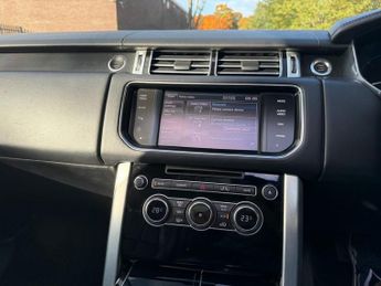 LAND ROVER RANGE ROVER 4.4 SD V8 Vogue SUV 5dr Diesel Auto 4WD Euro 5 (339 ps)