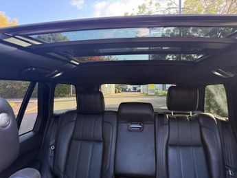 LAND ROVER RANGE ROVER 4.4 SD V8 Vogue SUV 5dr Diesel Auto 4WD Euro 5 (339 ps)