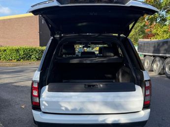 LAND ROVER RANGE ROVER 4.4 SD V8 Vogue SUV 5dr Diesel Auto 4WD Euro 5 (339 ps)