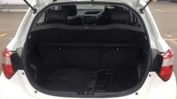 TOYOTA YARIS 1.5 VVT-h Icon Hatchback 5dr Petrol Hybrid E-CVT Euro 6 (s/s) (1