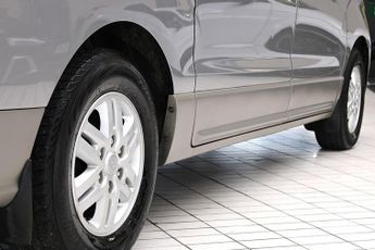 HYUNDAI i800 2.5 CRDi SE Nav MPV 5dr Diesel Auto Euro 6 (170 ps)