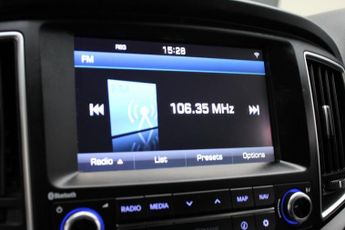 HYUNDAI i800 2.5 CRDi SE Nav MPV 5dr Diesel Auto Euro 6 (170 ps)