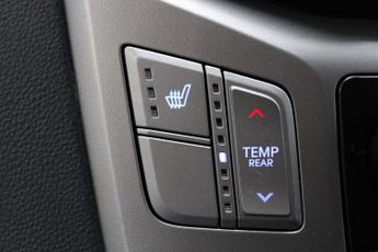 HYUNDAI i800 2.5 CRDi SE Nav MPV 5dr Diesel Auto Euro 6 (170 ps)