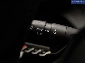 PEUGEOT E-208 50kWh Allure Hatchback 5dr Electric Auto (136 ps)