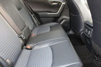 TOYOTA RAV4 2.5 VVT-h Dynamic SUV 5dr Petrol Hybrid CVT Euro 6 (s/s) (218 ps