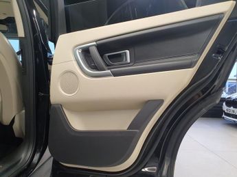 LAND ROVER DISCOVERY SPORT 2.0 TD4 HSE Luxury SUV 5dr Diesel Auto 4WD Euro 6 (s/s) (180 ps)