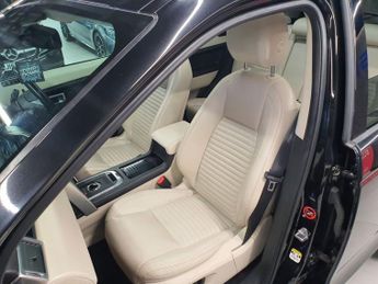 LAND ROVER DISCOVERY SPORT 2.0 TD4 HSE Luxury SUV 5dr Diesel Auto 4WD Euro 6 (s/s) (180 ps)