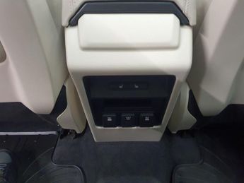 LAND ROVER DISCOVERY SPORT 2.0 TD4 HSE Luxury SUV 5dr Diesel Auto 4WD Euro 6 (s/s) (180 ps)