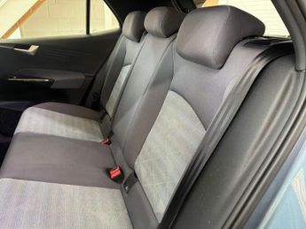 VOLKSWAGEN ID.3 Pro Performance 58kWh Life Hatchback 5dr Electric Auto (204 ps)