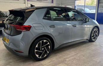 VOLKSWAGEN ID.3 Pro Performance 58kWh Life Hatchback 5dr Electric Auto (204 ps)