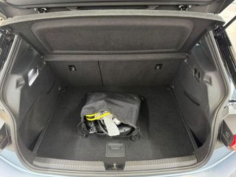 VOLKSWAGEN ID.3 Pro Performance 58kWh Life Hatchback 5dr Electric Auto (204 ps)