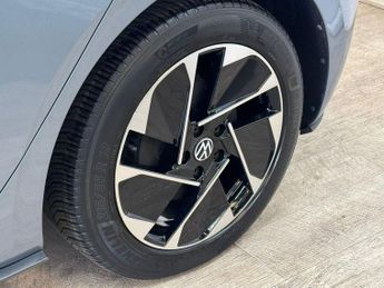 VOLKSWAGEN ID.3 Pro Performance 58kWh Life Hatchback 5dr Electric Auto (204 ps)