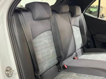 VOLKSWAGEN ID.3 Pro Performance 58kWh Life Hatchback 5dr Electric Auto (204 ps)