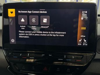 VOLKSWAGEN ID.3 Pro Performance 58kWh Life Hatchback 5dr Electric Auto (204 ps)