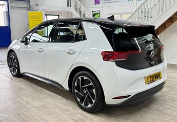 VOLKSWAGEN ID.3 Pro Performance 58kWh Life Hatchback 5dr Electric Auto (204 ps)