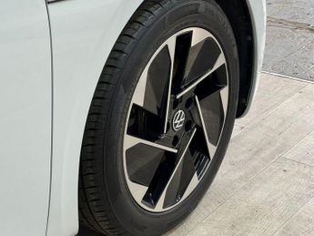VOLKSWAGEN ID.3 Pro Performance 58kWh Life Hatchback 5dr Electric Auto (204 ps)