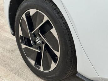 VOLKSWAGEN ID.3 Pro Performance 58kWh Life Hatchback 5dr Electric Auto (204 ps)