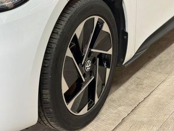 VOLKSWAGEN ID.3 Pro Performance 58kWh Life Hatchback 5dr Electric Auto (204 ps)