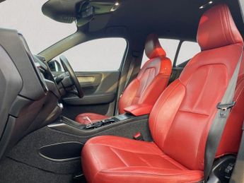 VOLVO XC40 1.5 T3 Inscription SUV 5dr Petrol Auto Euro 6 (s/s) (163 ps)