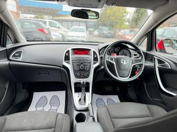 VAUXHALL ASTRA 2.0 CDTi SRi Hatchback 5dr Diesel Auto Euro 5 (165 ps)