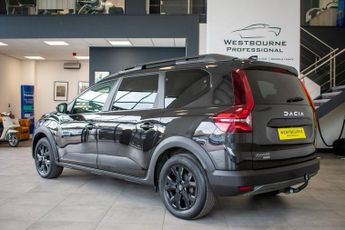 DACIA JOGGER 1.6 Hybrid Extreme SE MPV 5dr Petrol Hybrid Auto Euro 6 (s/s) (1