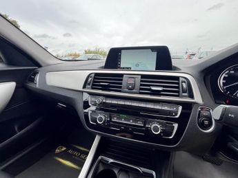 BMW 1 SERIES 1.5 118i SE Business Hatchback 5dr Petrol Auto Euro 6 (s/s) (136