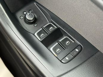 AUDI Q3 2.0 TDI Sport SUV 5dr Diesel S Tronic quattro Euro 6 (s/s) (150