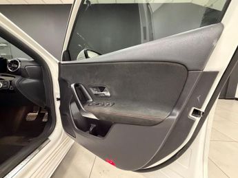 MERCEDES-BENZ A-CLASS 1.5 A180d AMG Line Hatchback 5dr Diesel 7G-DCT Euro 6 (s/s) (116