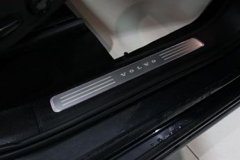 VOLVO XC90 2.0 B5 MHEV R-Design SUV 5dr Diesel Hybrid Auto 4WD Euro 6 (s/s)