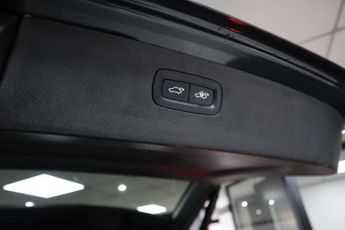 VOLVO XC90 2.0 B5 MHEV R-Design SUV 5dr Diesel Hybrid Auto 4WD Euro 6 (s/s)