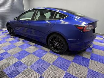 TESLA Model 3 Standard Range Plus Saloon 4dr Electric Auto RWD (241 bhp)
