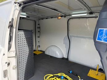 MERCEDES-BENZ EVITO 116 e 66kWh Progressive Panel Van 6dr Electric Auto FWD L2 (LWB)